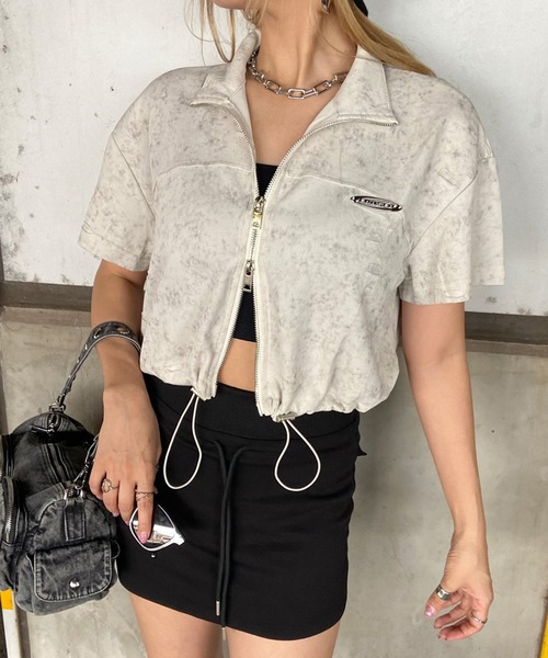 Топ укороченный с двойной молнией, эффектом потертости и декоративным элементом Non-hedge, бежевый
Топ укороченный с двойной молнией, эффектом потертости и декоративным элементом Non-hedge, бежевый