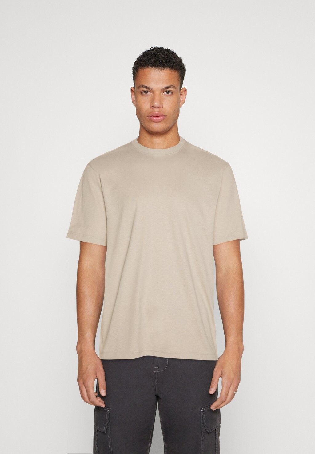 Базовая футболка ФУТБОЛКА ONSFRED Only & Sons, серебристая
Базовая футболка ФУТБОЛКА ONSFRED Only & Sons, серебристая