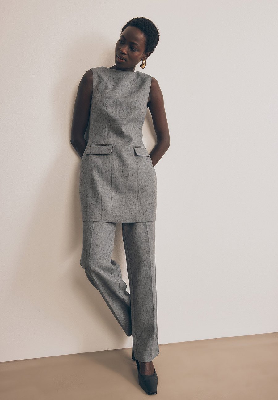 Платье NA-KD TAILORED SLEEVELESS MINI, Grey
Платье NA-KD TAILORED SLEEVELESS MINI, Grey