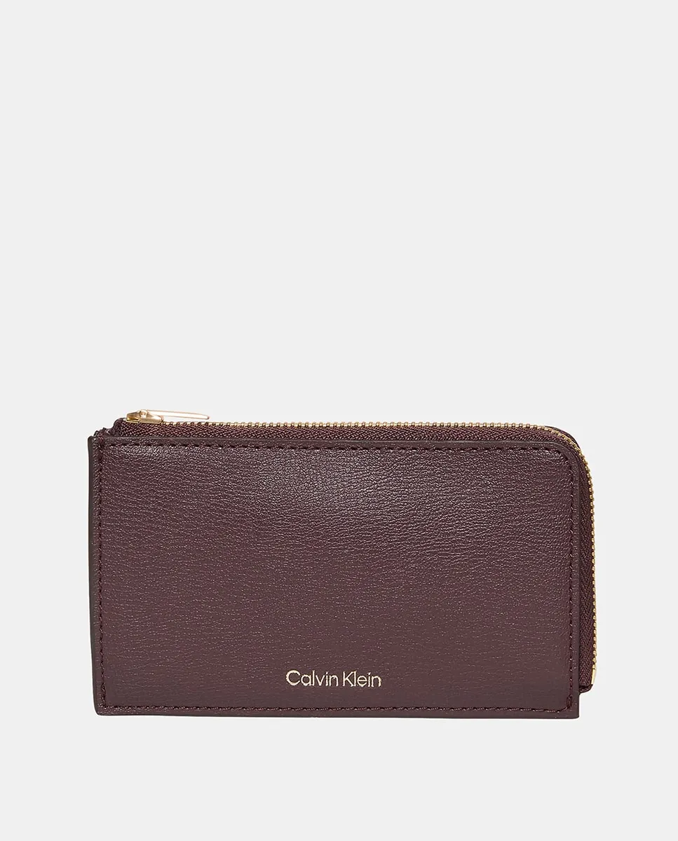 Простой кошелек для карточек с тиснением логотипа Calvin Klein, бордовый
Простой кошелек для карточек с тиснением логотипа Calvin Klein, бордовый