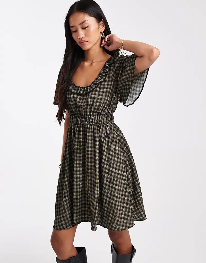 Мини-платье New Look в клетку с круглым вырезом зеленого цвета
Мини-платье New Look в клетку с круглым вырезом зеленого цвета