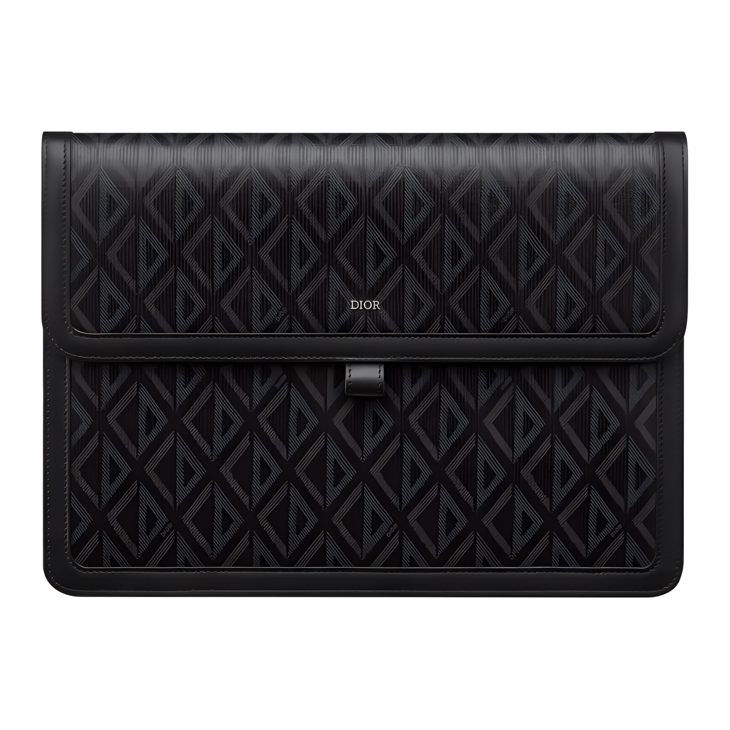 DIOR Кожаная сумка-клатч для мужчин с алмазным принтом и кожаными вставками черная
DIOR Кожаная сумка-клатч для мужчин с алмазным принтом и кожаными вставками черная