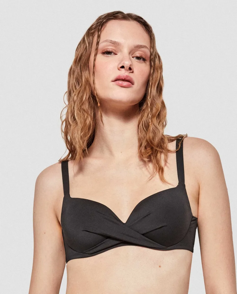 Верх бикини с высокой талией из гладкой ткани Gisela, черный
Верх бикини с высокой талией из гладкой ткани Gisela, черный