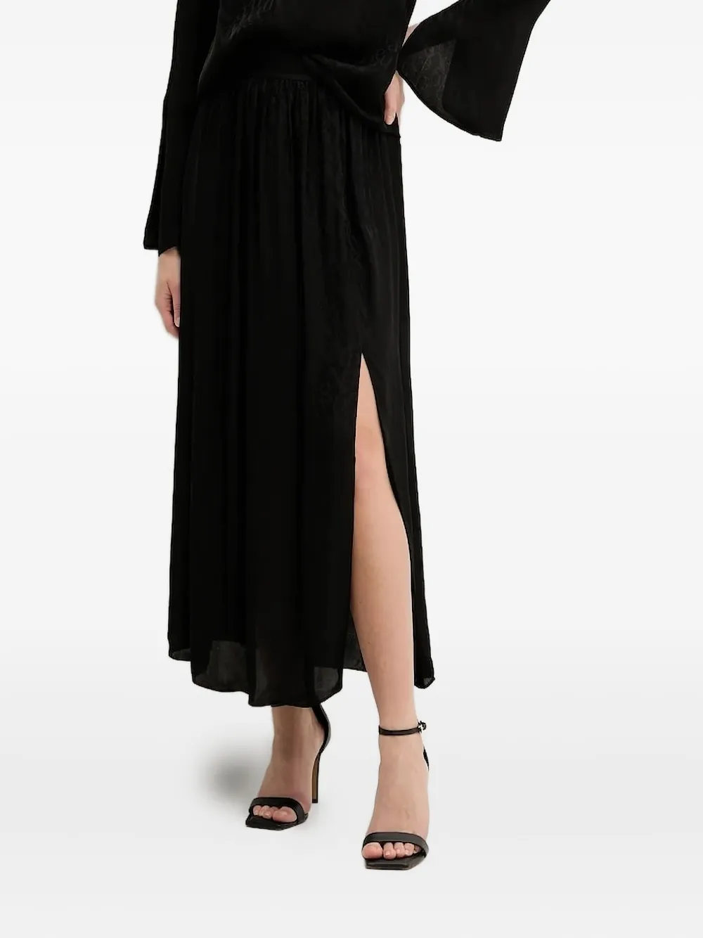 Юбка миди с логотипом и боковыми разрезами Armani Exchange, черный
Юбка миди с логотипом и боковыми разрезами Armani Exchange, черный