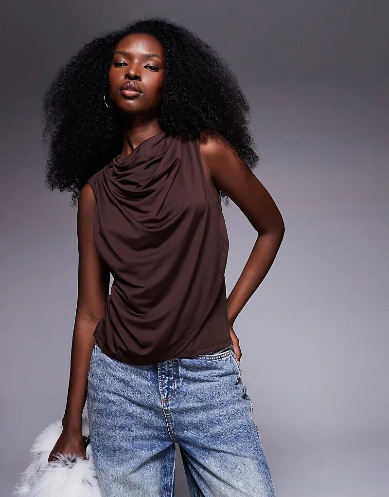 Облегающий топ ASOS DESIGN с воротником-хомутиком и драпировкой спереди, шоколадного цвета
Облегающий топ ASOS DESIGN с воротником-хомутиком и драпировкой спереди, шоколадного цвета