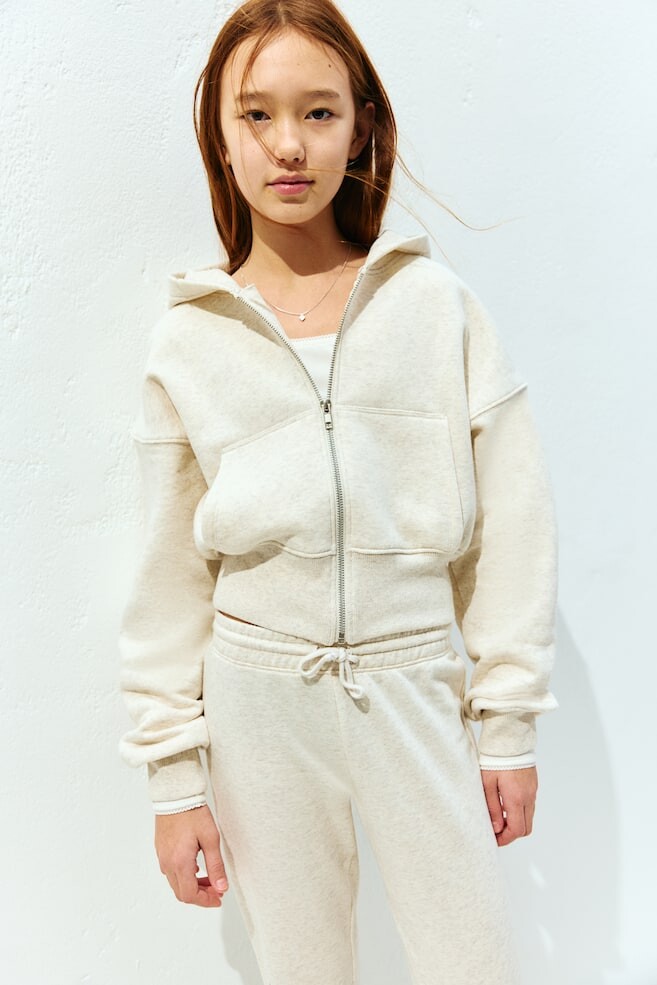 Короткая куртка с капюшоном H&M, бежевый
Короткая куртка с капюшоном H&M, бежевый