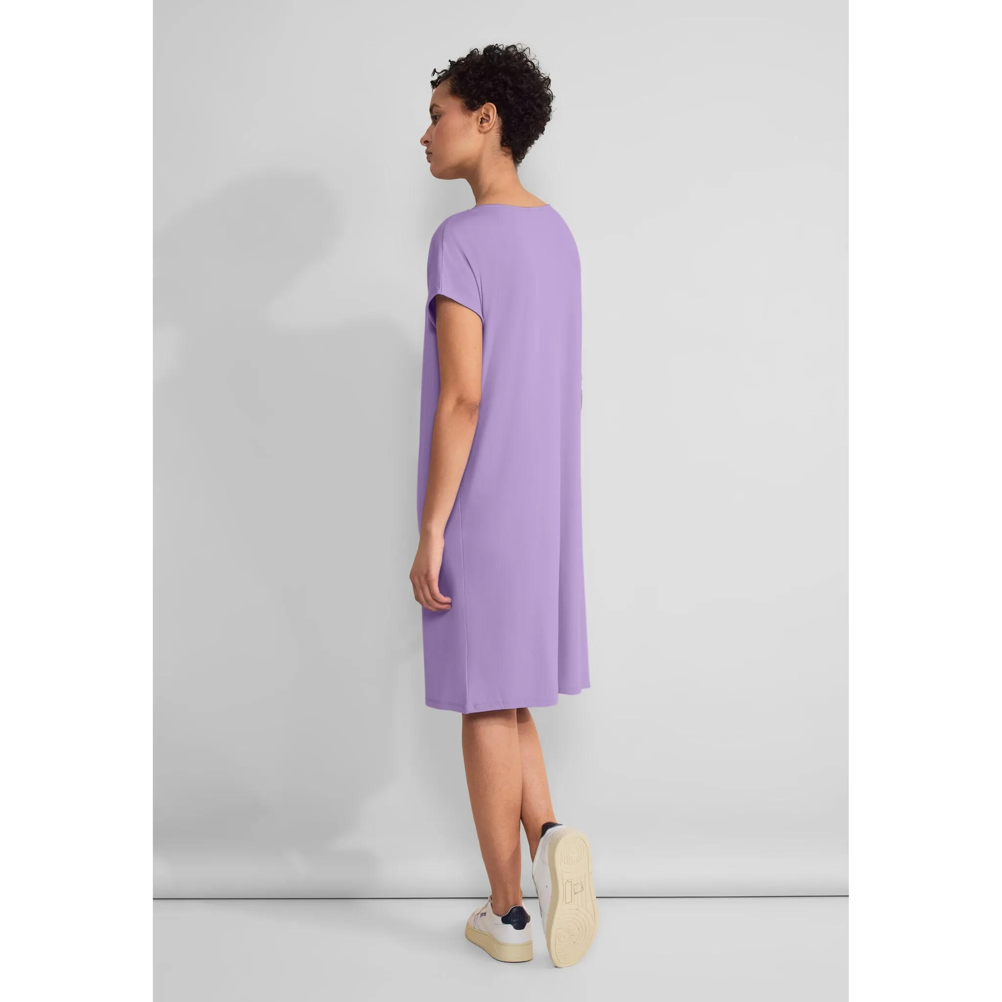 Трикотажное платье STREET ONE из вискозы, цвет Smell Of Lavender 
Трикотажное платье STREET ONE из вискозы, цвет Smell Of Lavender