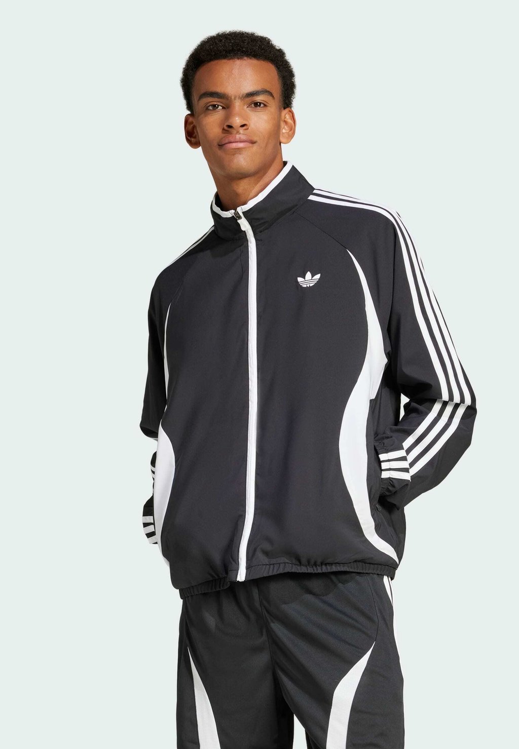 Тренировочная куртка TEAMGEIST adidas Originals, черный 
Тренировочная куртка TEAMGEIST adidas Originals, черный