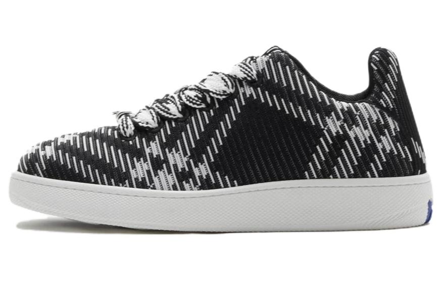 Чёрно-белые кеды Check Knit Box от Burberry
Чёрно-белые кеды Check Knit Box от Burberry