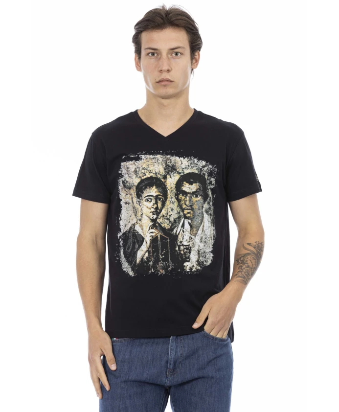 Футболка с короткими рукавами, V-образным вырезом и принтом спереди. Trussardi, черный
Футболка с короткими рукавами, V-образным вырезом и принтом спереди. Trussardi, черный