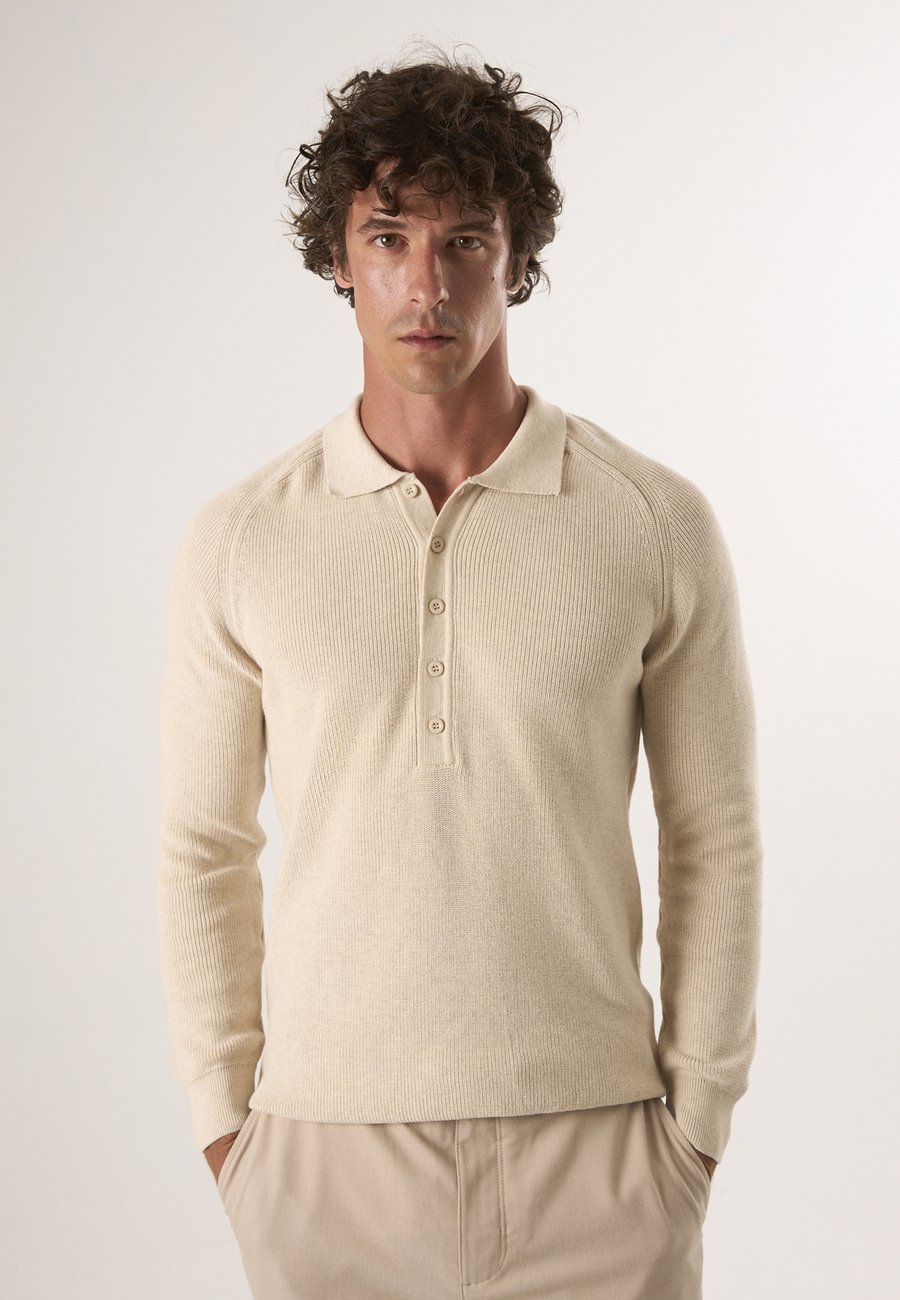 Поло Felix Hardy BUTTONED, Beige
Поло Felix Hardy BUTTONED, Beige