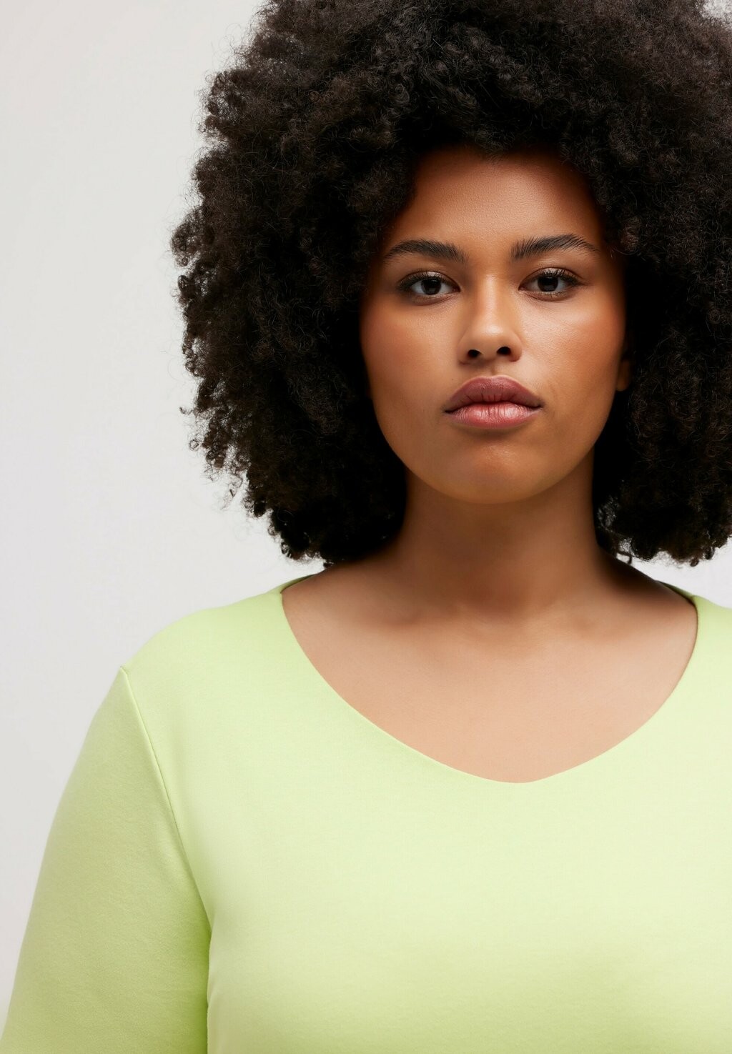 Базовая футболка Ulla Popken, хаки
Базовая футболка Ulla Popken, хаки