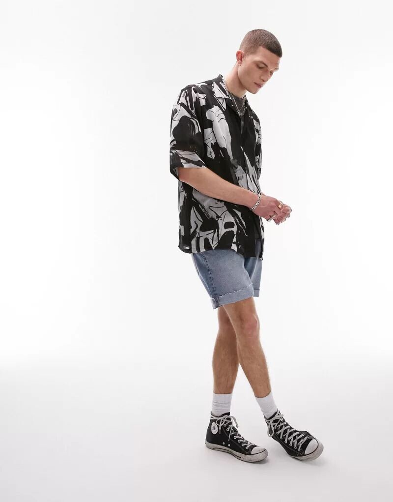 Разноцветная прозрачная рубашка Topman с короткими рукавами, воротником с лацканами и абстрактным принтом свободного кроя
Разноцветная прозрачная рубашка Topman с короткими рукавами, воротником с лацканами и абстрактным принтом свободного кроя