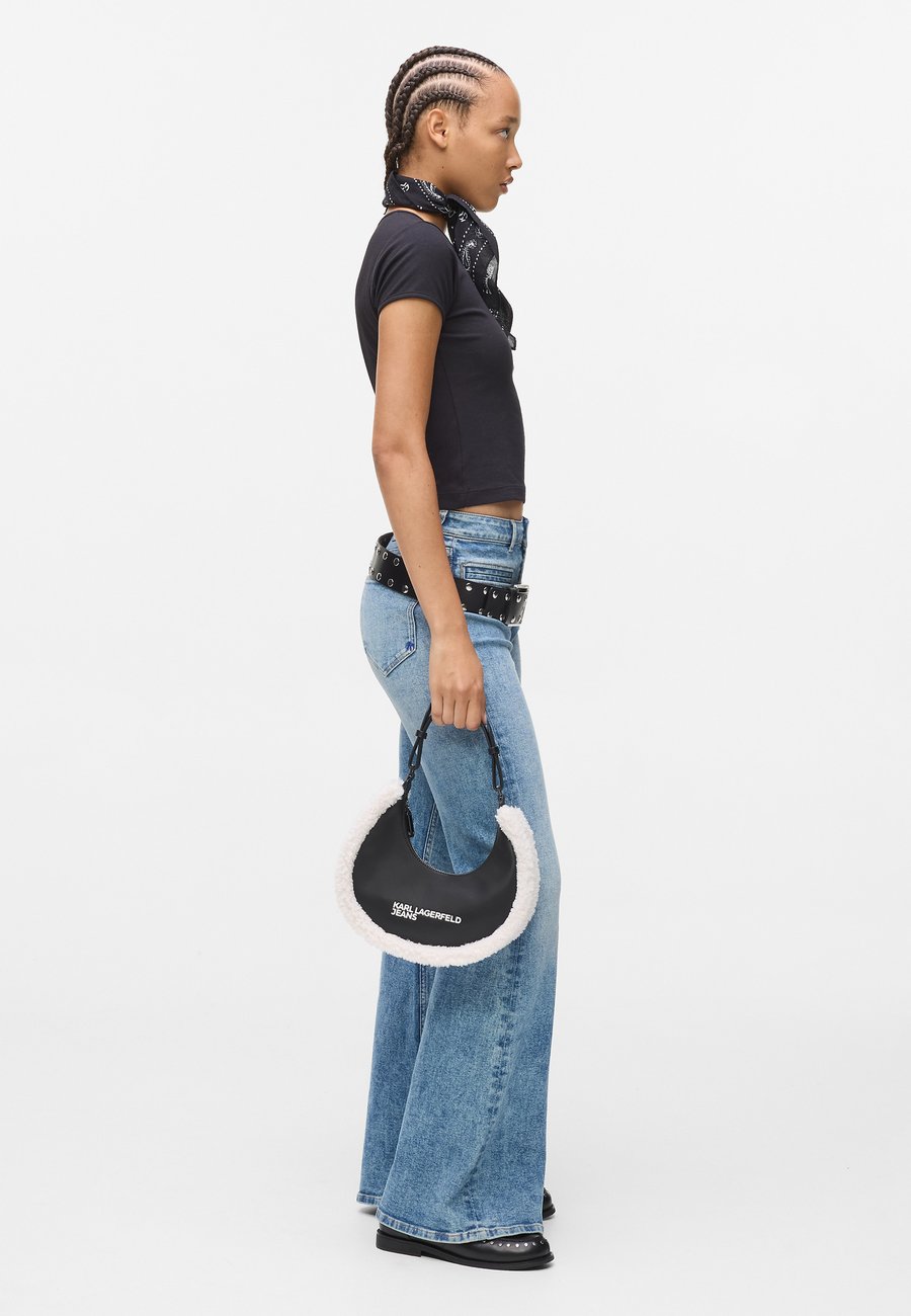 Сумка Karl Lagerfeld Jeans HALFMOON, Black White/Black
Сумка Karl Lagerfeld Jeans HALFMOON, Black White/Black