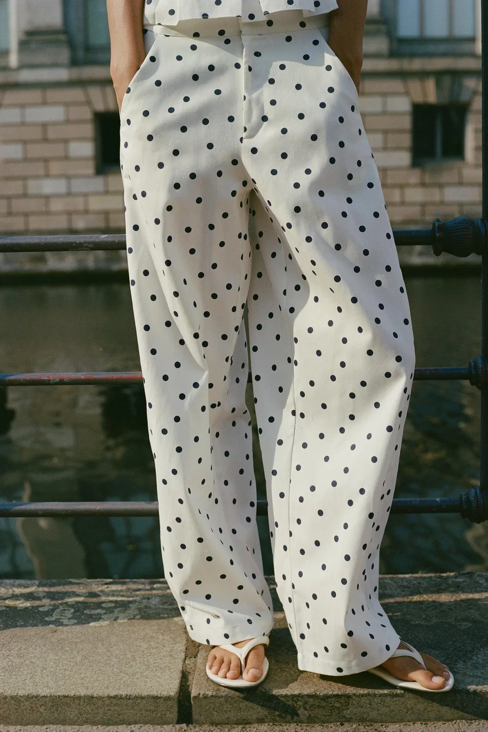 Брюки в горошек с бочкообразным верхом ZARA, Blue/White — фото 2