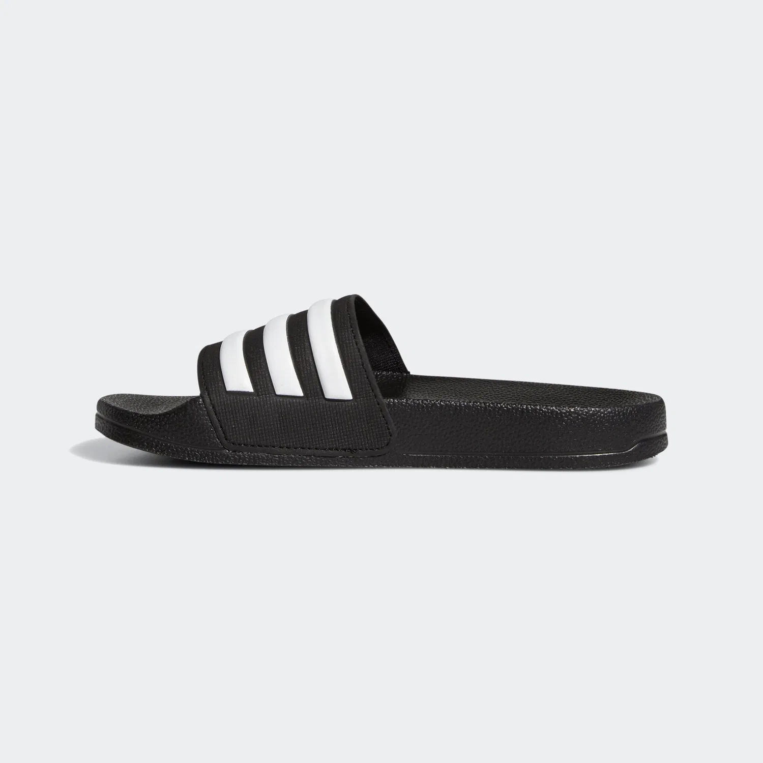 Детские шлепанцы с мягкой амортизацией Adidas Sportswear, Core Black/Ftwr White/Core Black — фото 2