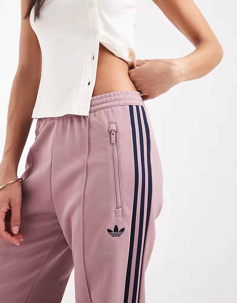 Классические спортивные брюки Adidas Originals в цвете волшебный сиреневый/ночной индиго — фото 2