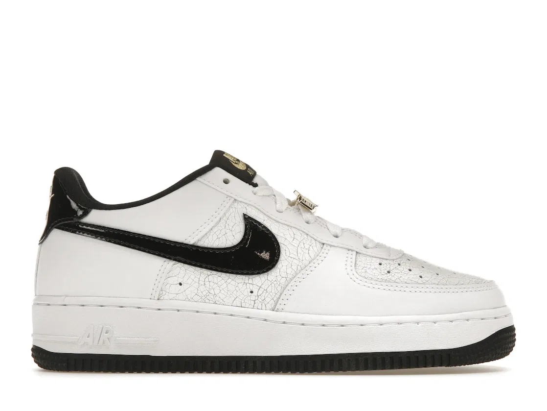 Детские кроссовки Lifestyle Nike Air Force 1 Low World Champion (GS), White/Black/Gold