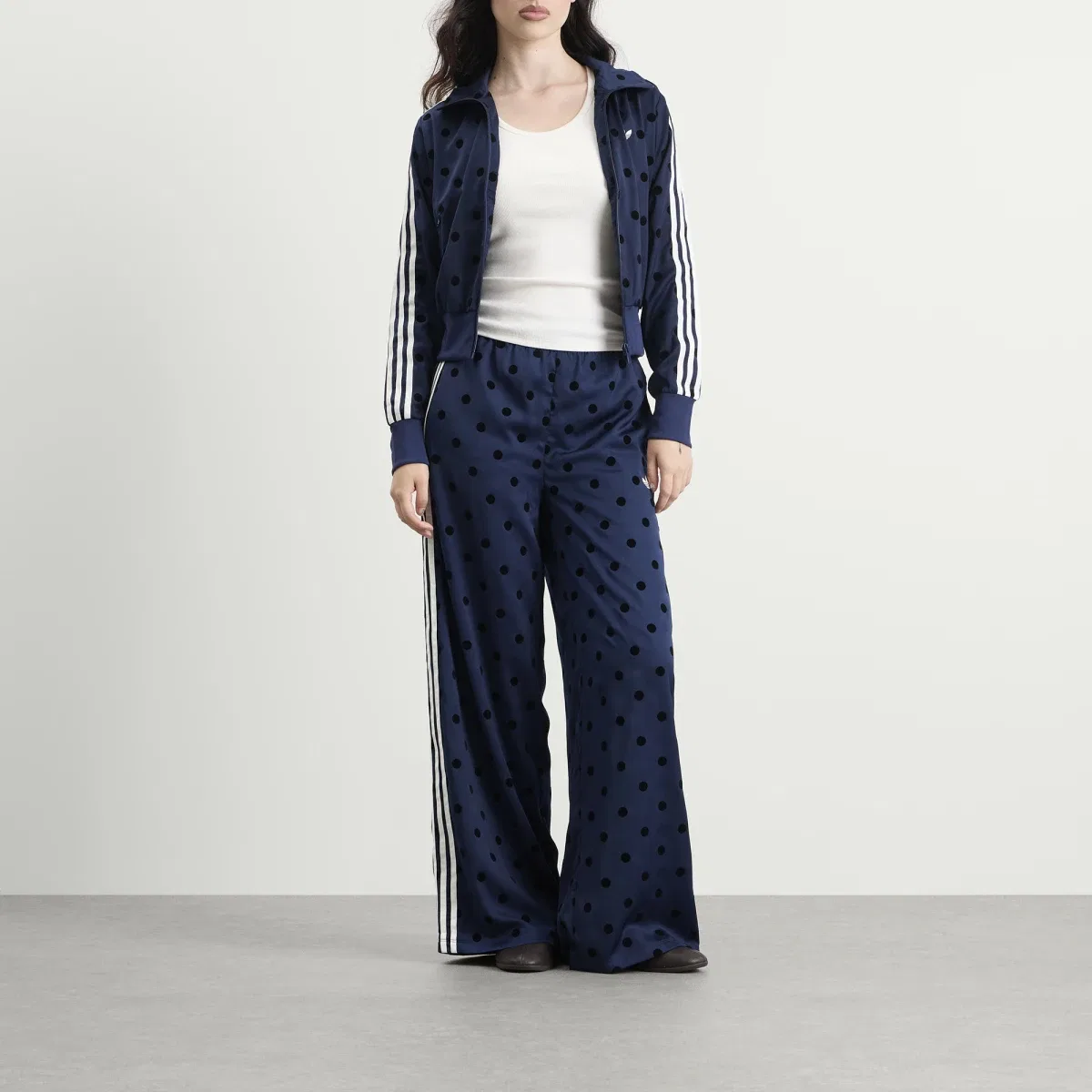 Брюки широкие из атласа с принтом в горошек Firebird Adidas, Night Indigo — фото 4