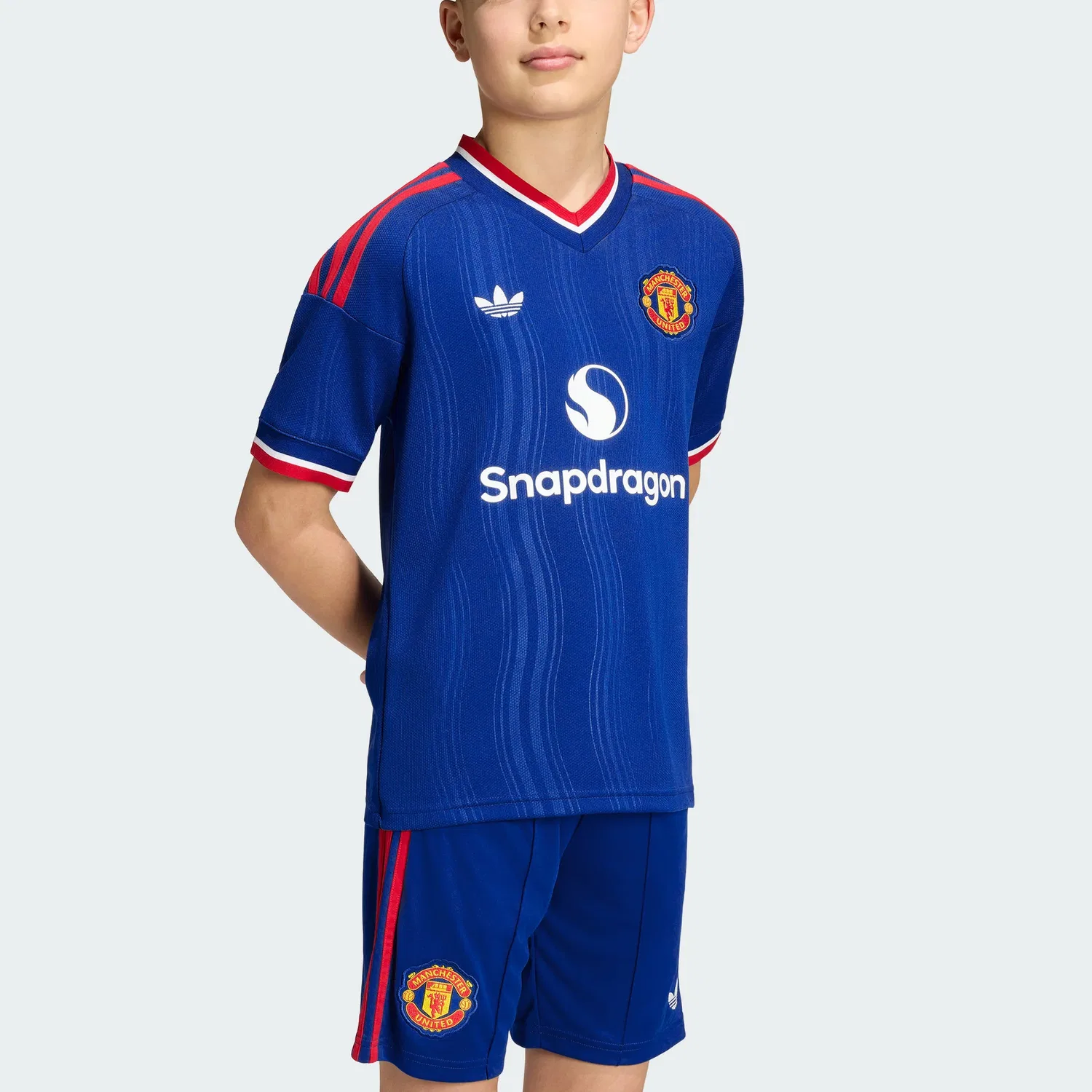 Детская спортивная футболка с V-образным вырезом Royal Blue Adidas Originals, Royal Blue — фото 4