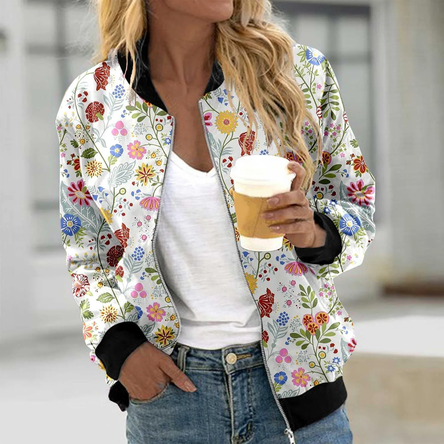 Женская куртка-бомбер с вышивкой, модель College Blouson, Rosso — фото 2