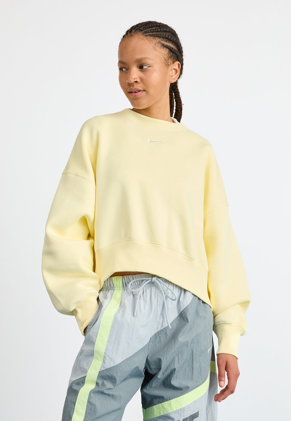 

Толстовка CREW Nike Sportswear, светло-желтый
