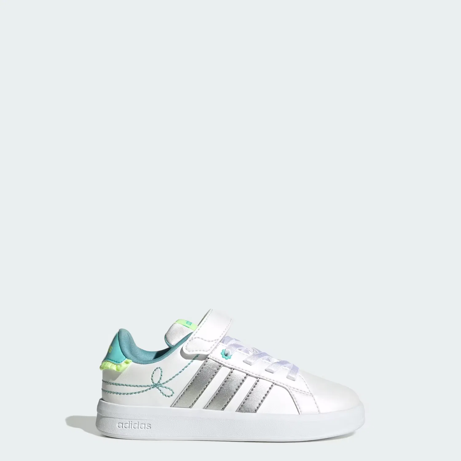 Детские кроссовки для девочек с бантами Grand Court 3.0 Adidas Sportswear, Cloud White/Silver Metallic/Flash Aqua