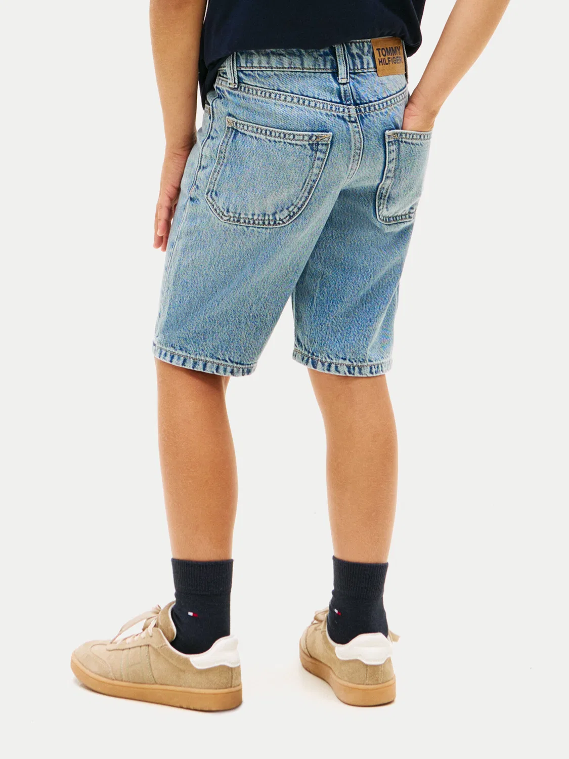 Джинсовые шорты прямого кроя для мальчика Tommy Hilfiger, синий — фото 3