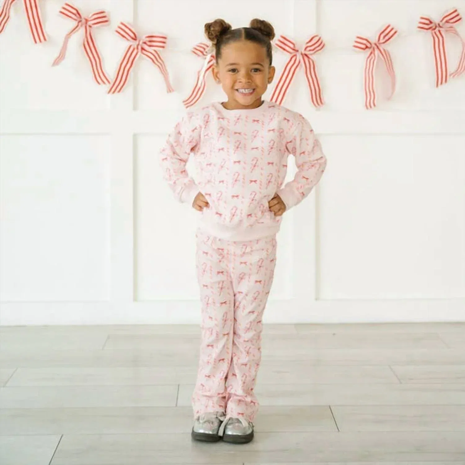 Детский свитшот с принтом Candy Cane Lane SWEET wink, Red White Pink — фото 3