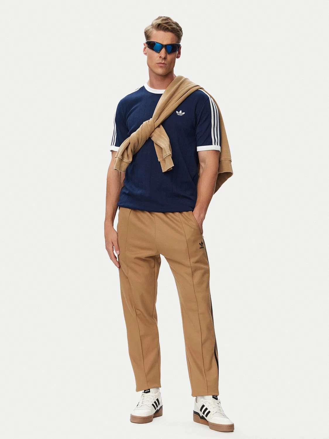 Мужская футболка стандартного кроя Drop Needle Stripes Tee Adidas, темно-синий — фото 2