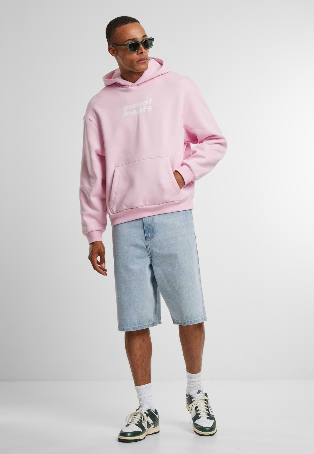 

Толстовка с капюшоном TREATS HOODY Upscale by Mister Tee, розовый