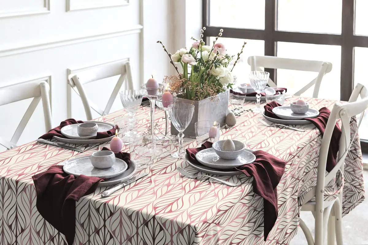 

Скатерть Adam "Волна", изготовленная из экологически чистого хлопка, производство Германия 80х80 см, темно-красный/розовый