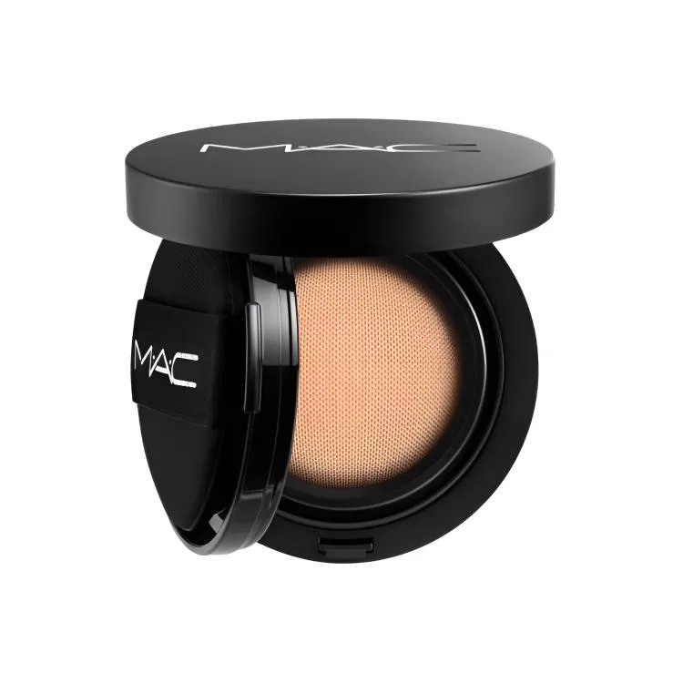 Женская тональная основа с длительным покрытием 24H Roll King Air Cushions MAC, Cool White Tone — фото 2