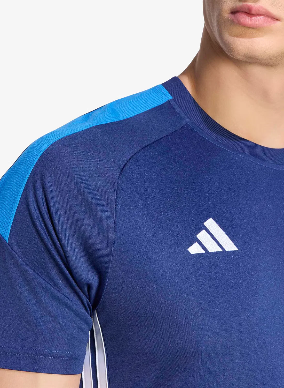 Футбольная футболка с технологией Climacool Tiro 26 Essentials Adidas, темно-синий — фото 3