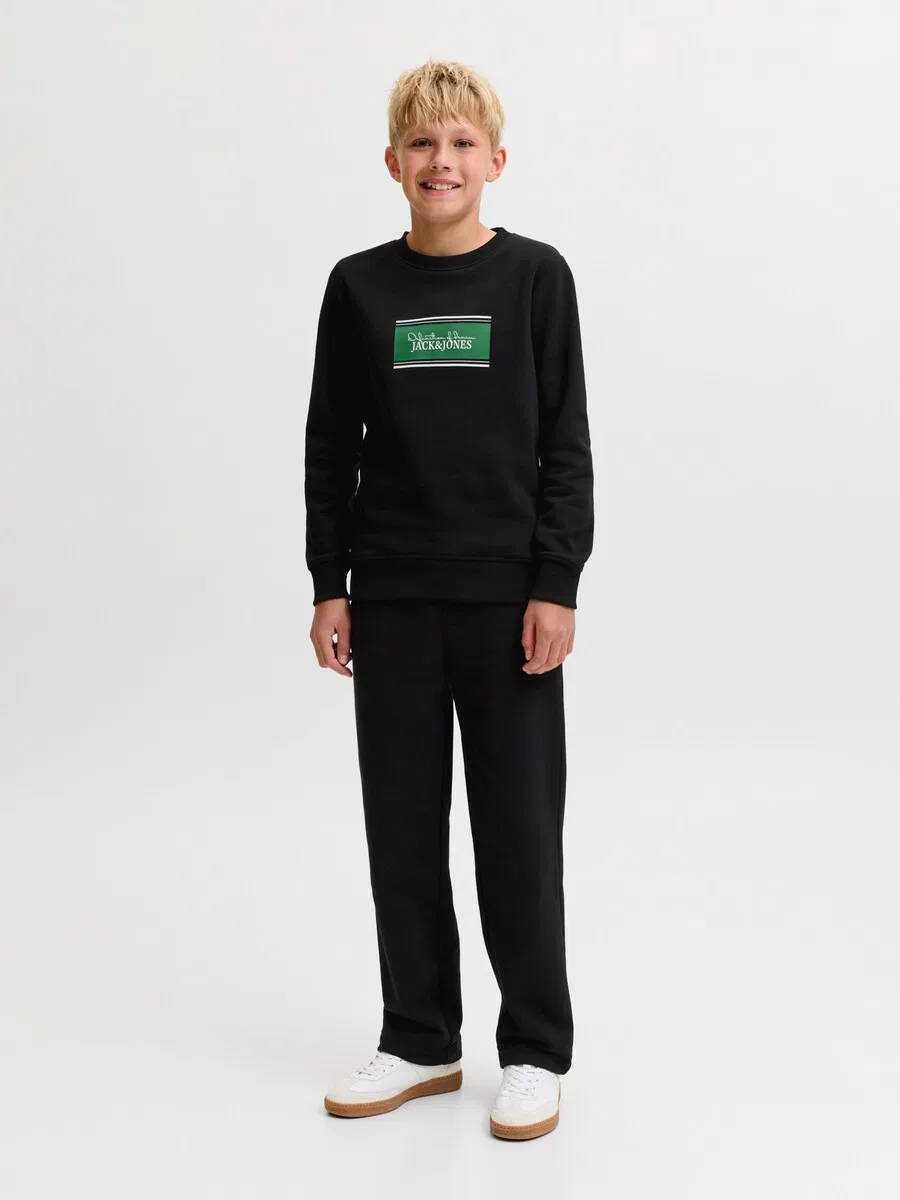 Детский спортивный костюм Jack & Jones Junior 'JJBUSTER' черного цвета