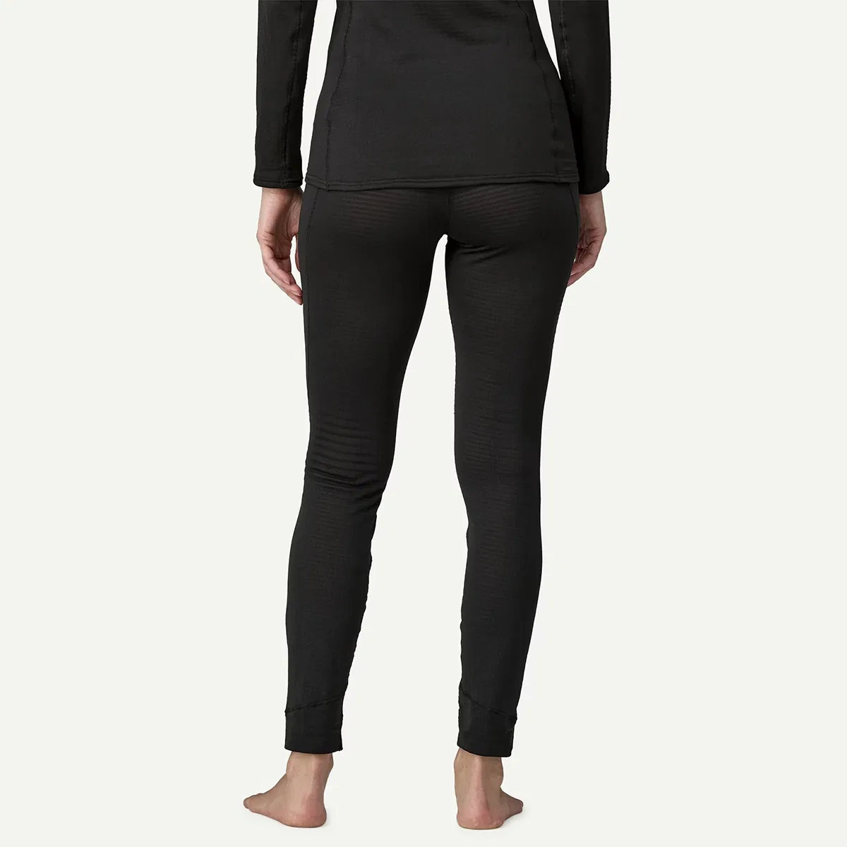 Женские термоштаны с длинным рукавом Capilene Thermal Weight Bottom Patagonia, черный — фото 2