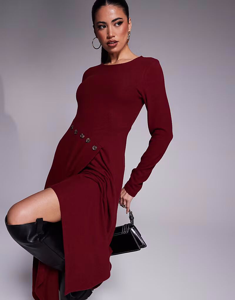

Платье макси ASOS DESIGN с асимметричным кроем и запахом на пуговицах бордового цвета