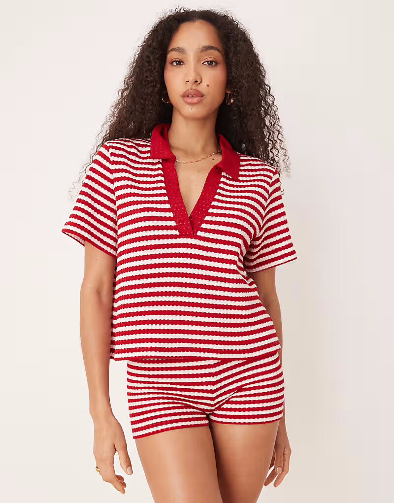 

Укороченный топ-поло ASOS DESIGN из трикотажного материала в красную и белую полоску