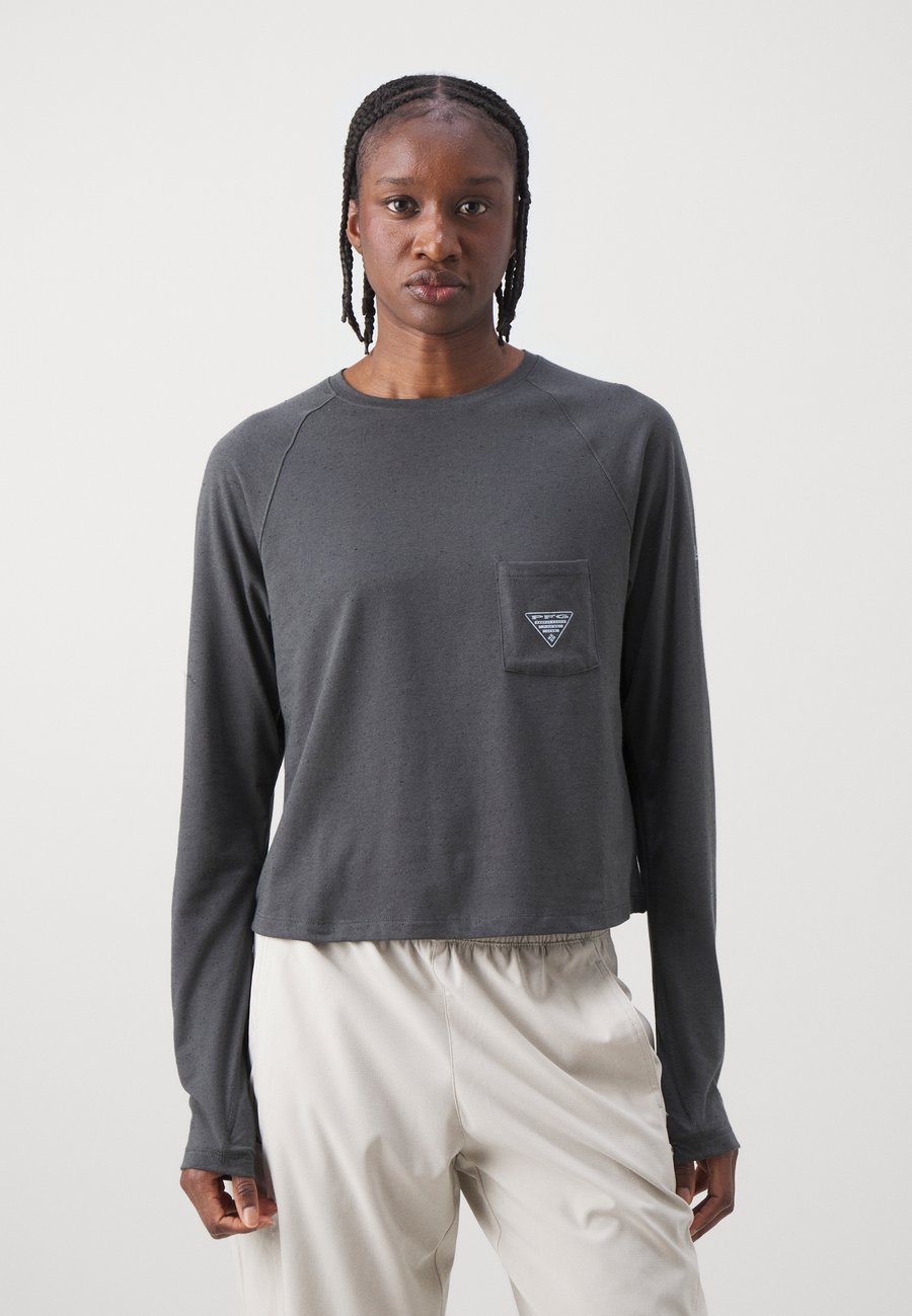 

Топ Columbia UNCHARTED, Shark/Dark Grey