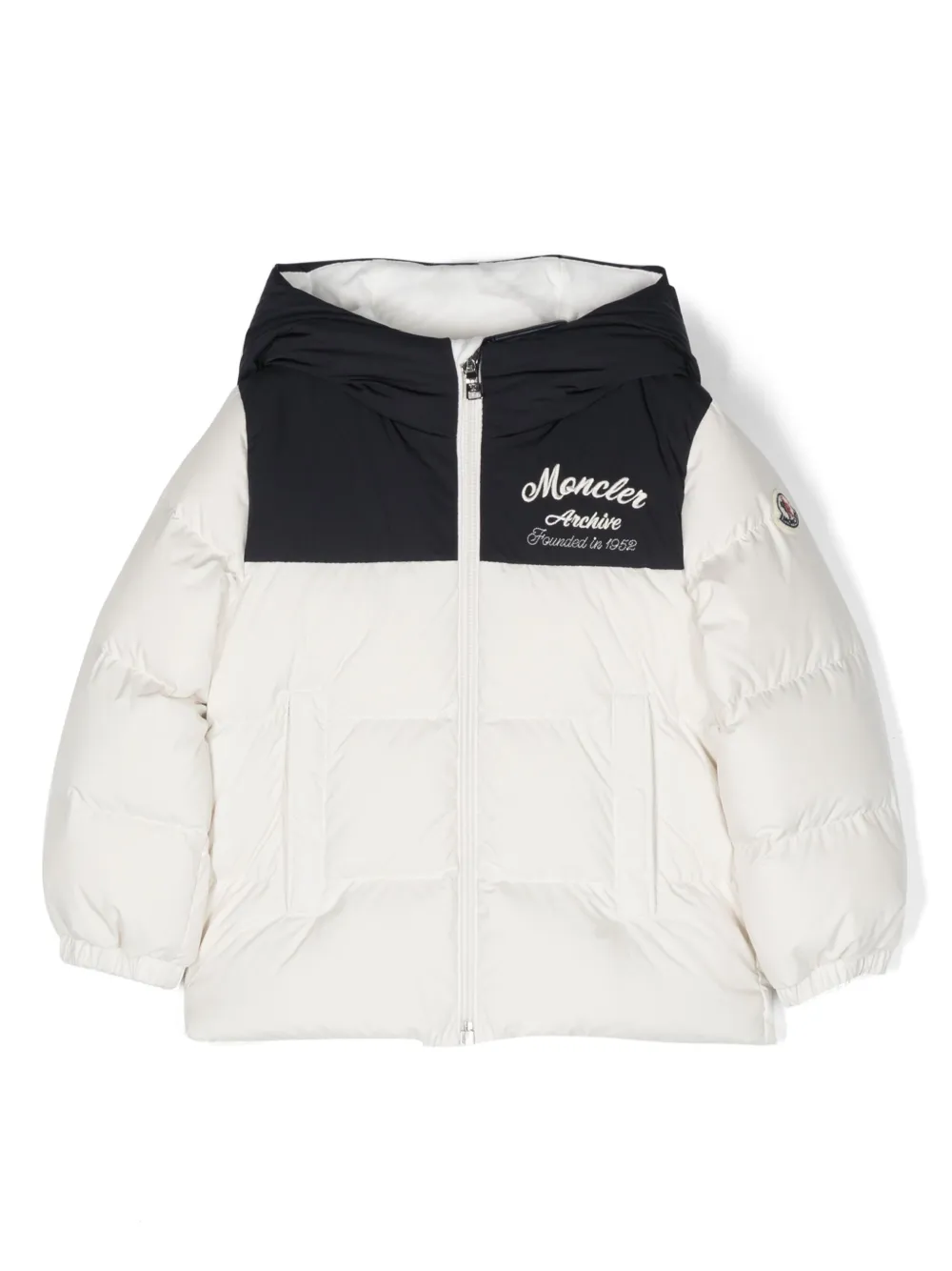 

Пуховик с капюшоном и вышитым логотипом Moncler Enfant, белый