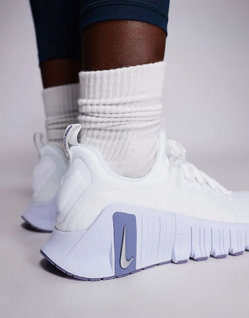 Кроссовки Nike Training Free Metcon 6 белого и светло-голубого цветов — фото 3