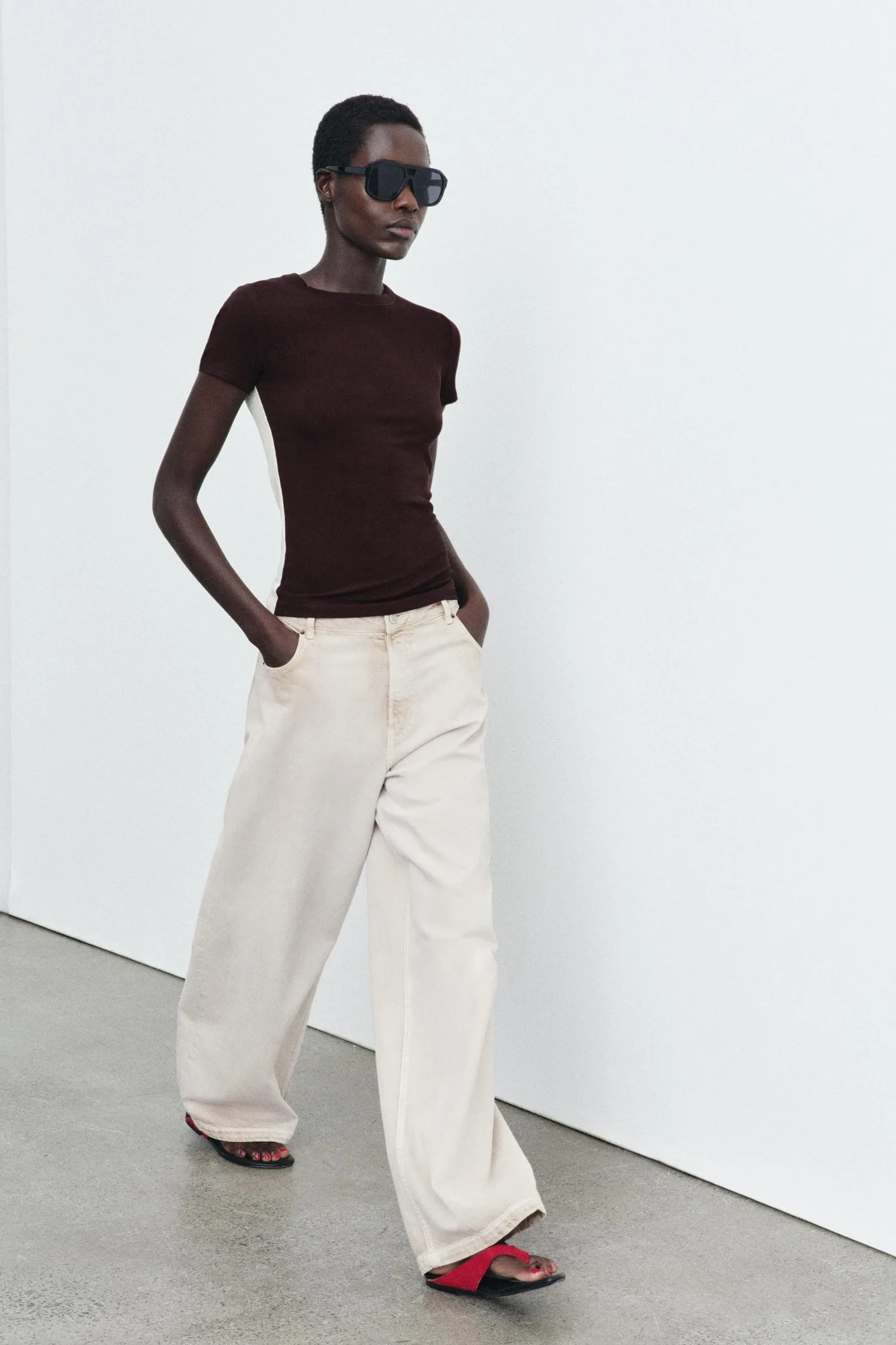 Футболка с коротким рукавом и контрастными элементами Zara, бежево-коричневый — фото 3