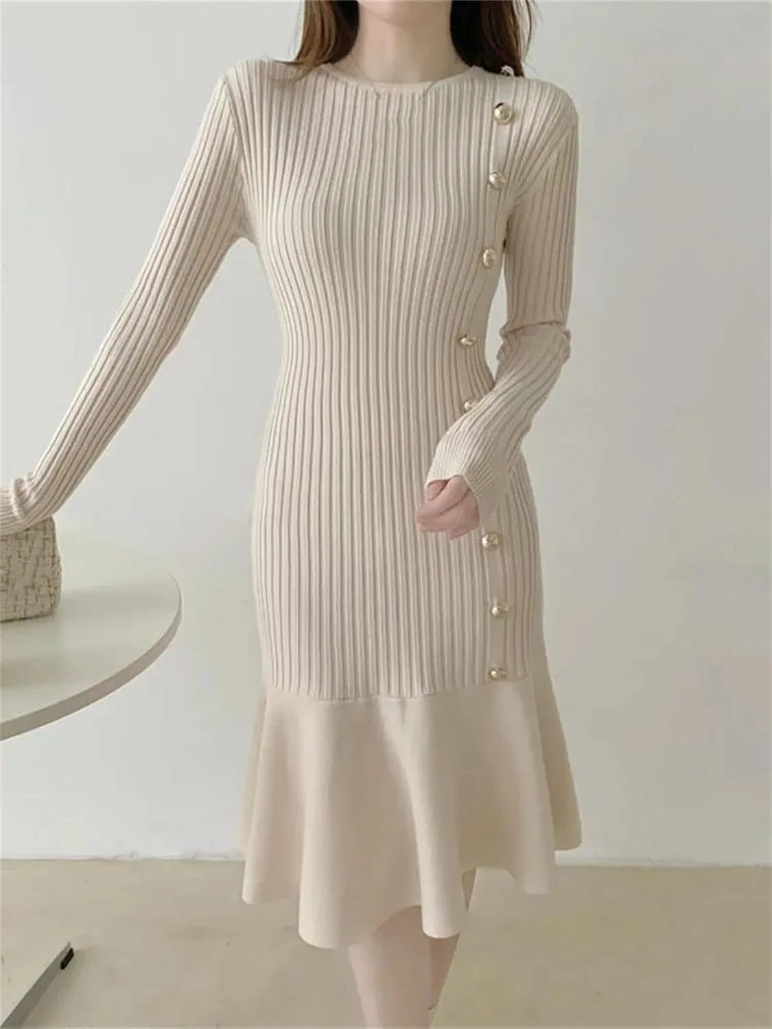 Женское платье-свитер с пуговицами Knitted Dress, 069 — фото 4