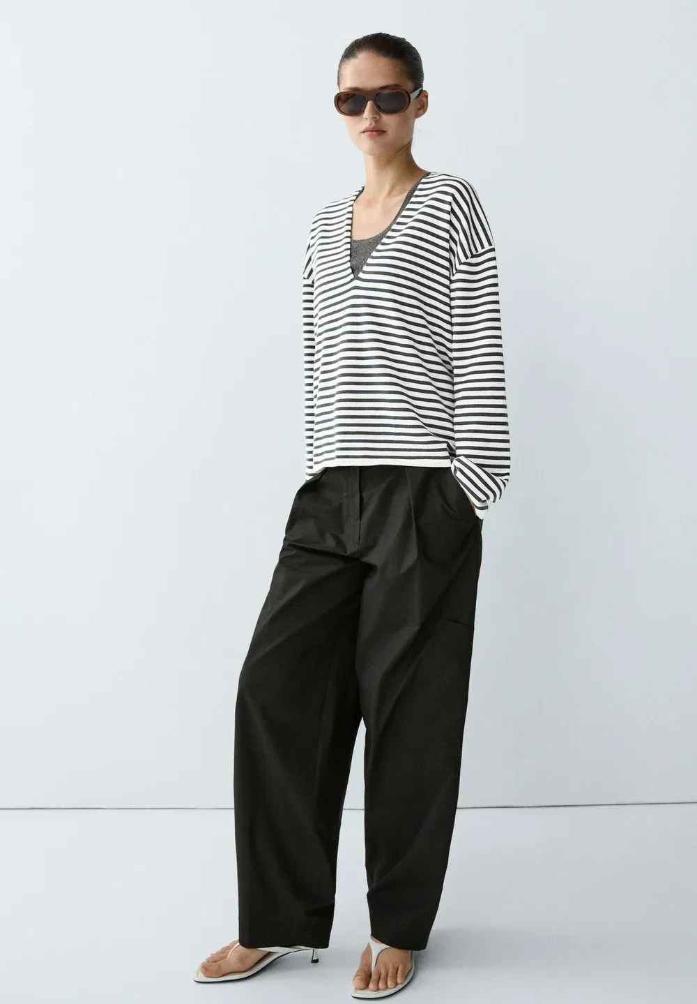 Вязаный свитер в полоску с V-образным вырезом Massimo Dutti, White — фото 3