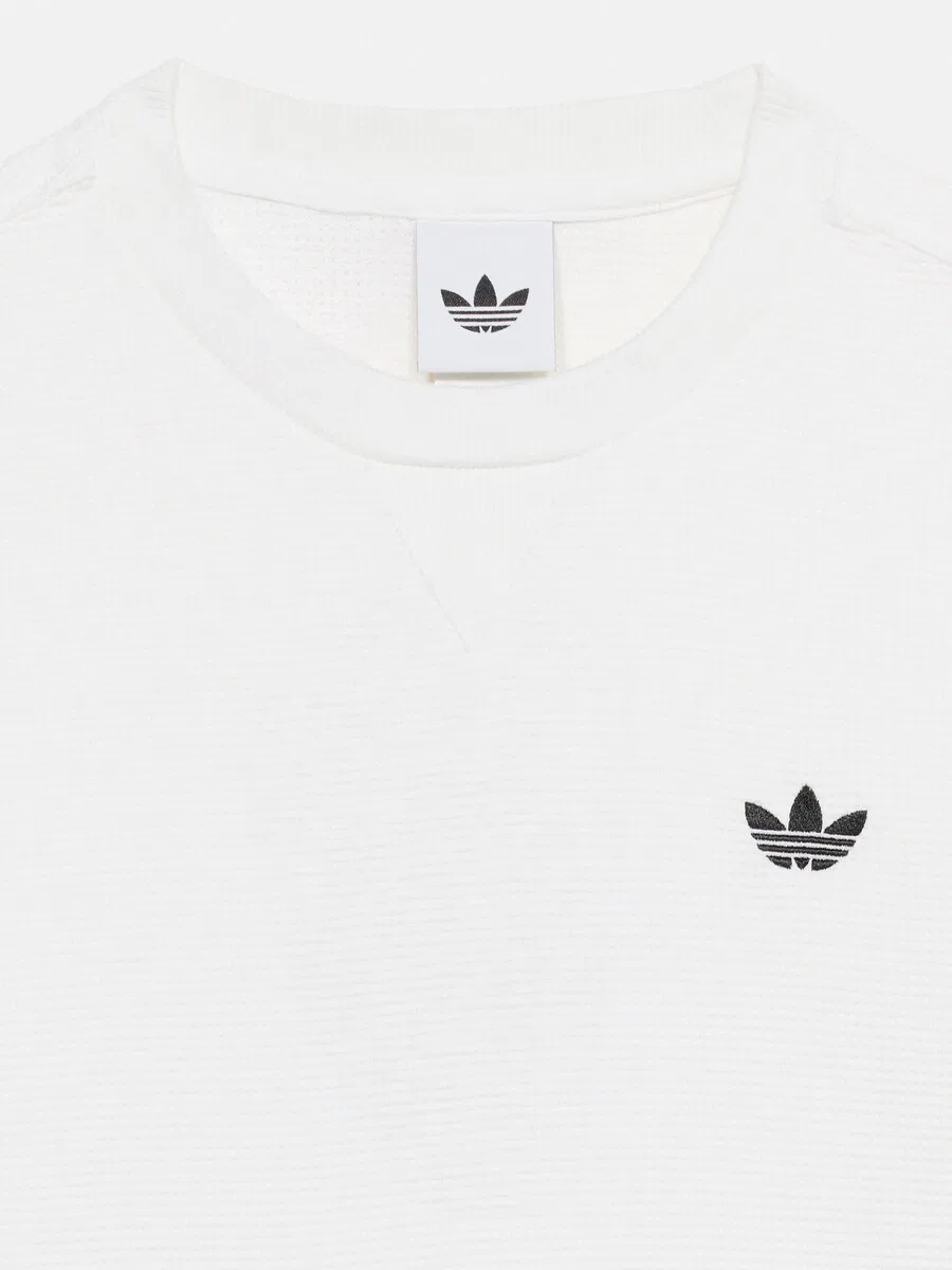 Футболка ADIDAS ORIGINALS белого цвета — фото 3