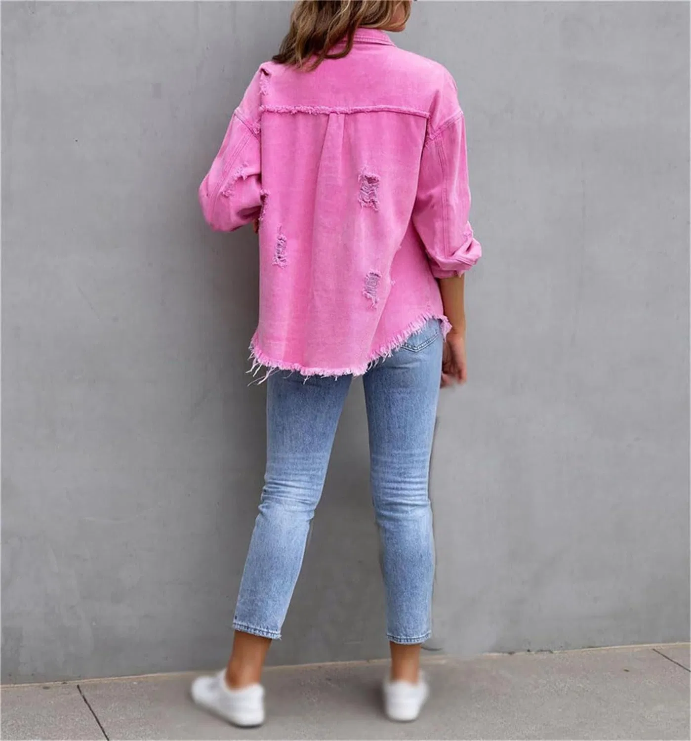 Женское джинсовое пальто-рубашка с бахромой, рваное, с пуговицами и карманами, cachi — фото 4