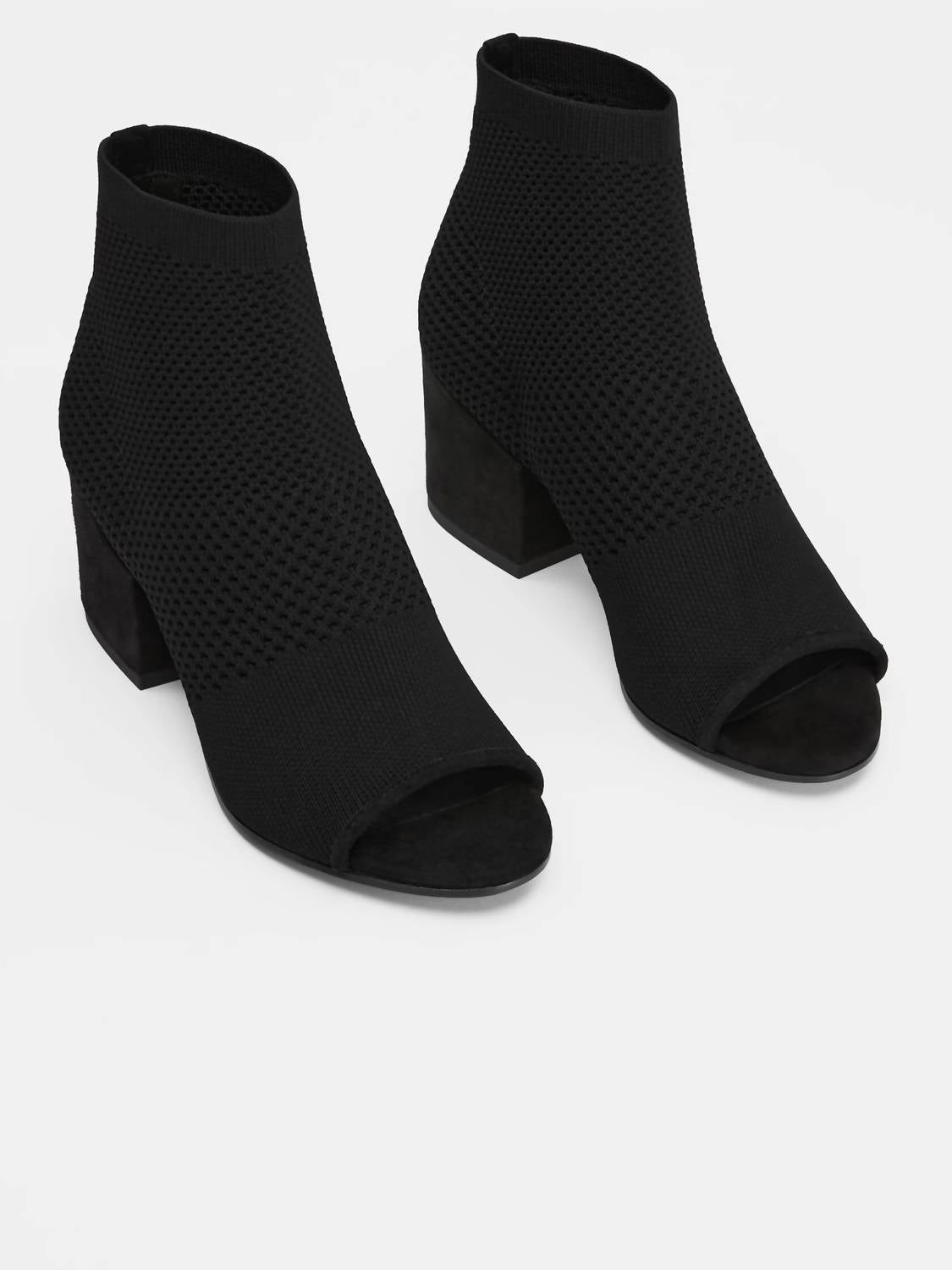 Женские туфли Croft Stretch с открытым носком и блочным каблуком черного цвета Eileen Fisher