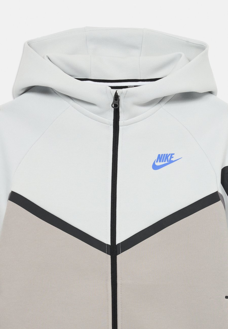 Толстовка Nike Sportswear UNISEX, Photon Dust/College Grey/Pencil Point/Sapphire/Grey — фото 3