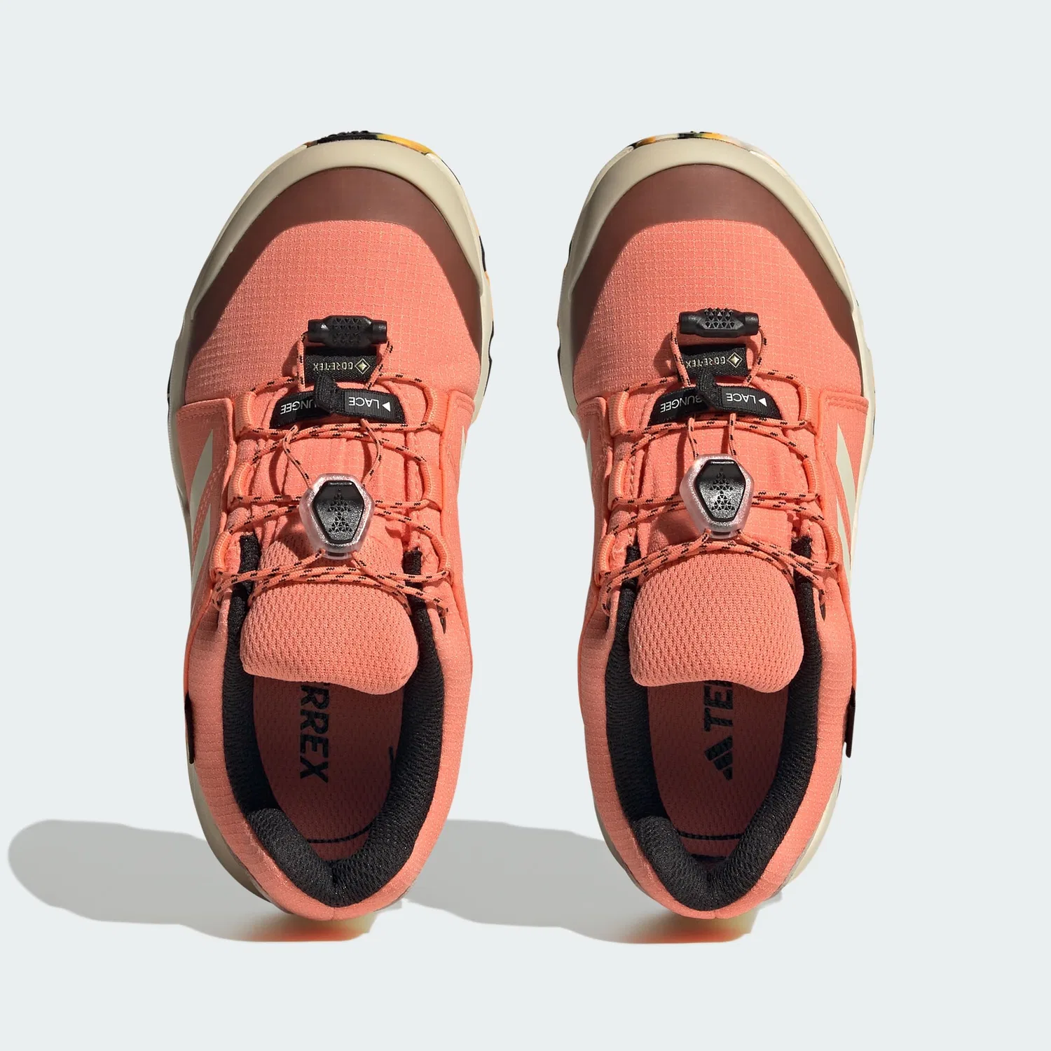 Детские кроссовки для походов с мембраной Terrex Gore-tex Hiking Adidas, Orange Coral Fusion Wonder White Core Black — фото 4