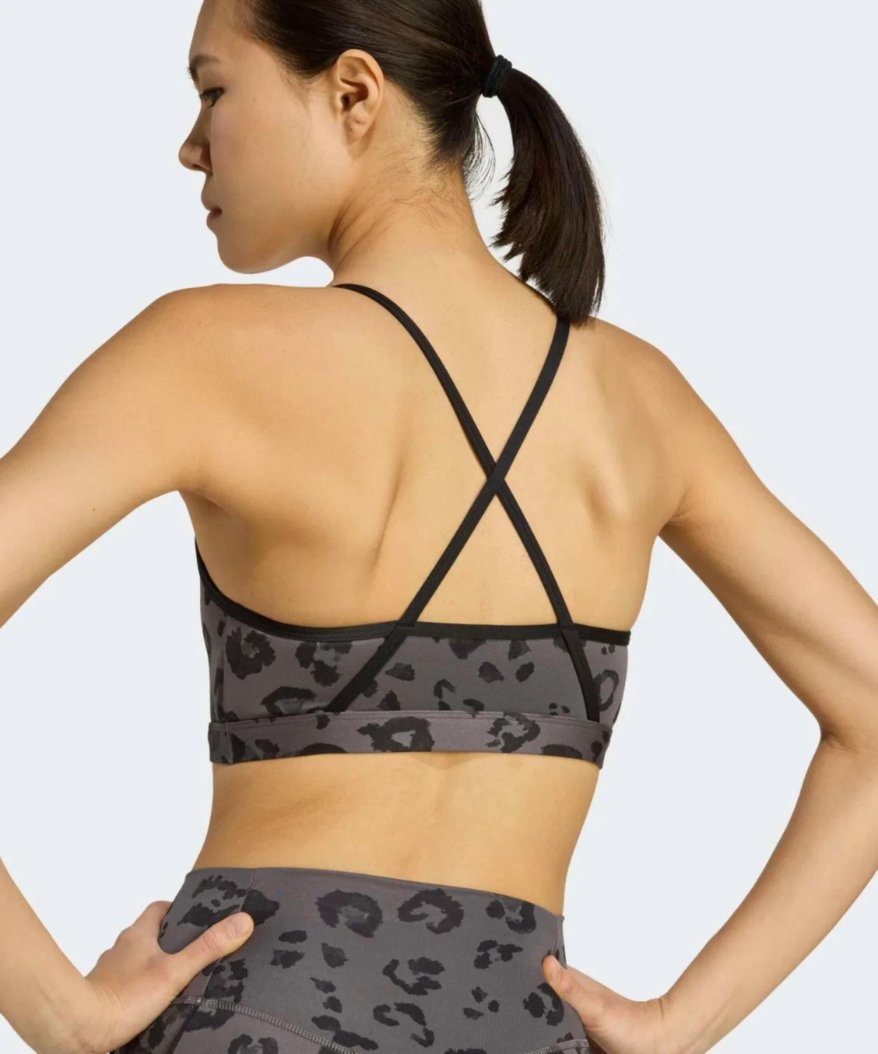 Женский спортивный бюстгальтер с принтом PowerReact Essentials Light Support Print W TRN AER AOP Adidas, Серый — фото 4